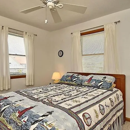Just 300 Feet To Beach, 4 Brs, Ocean And Lighthouse Views, Dog Friendly